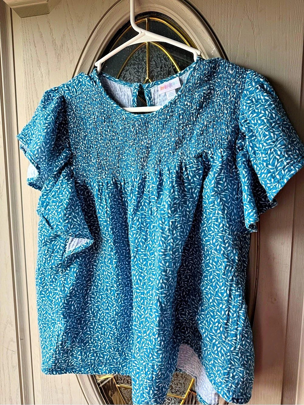 Lularoe  women's XL Blue & White Printed top Like New